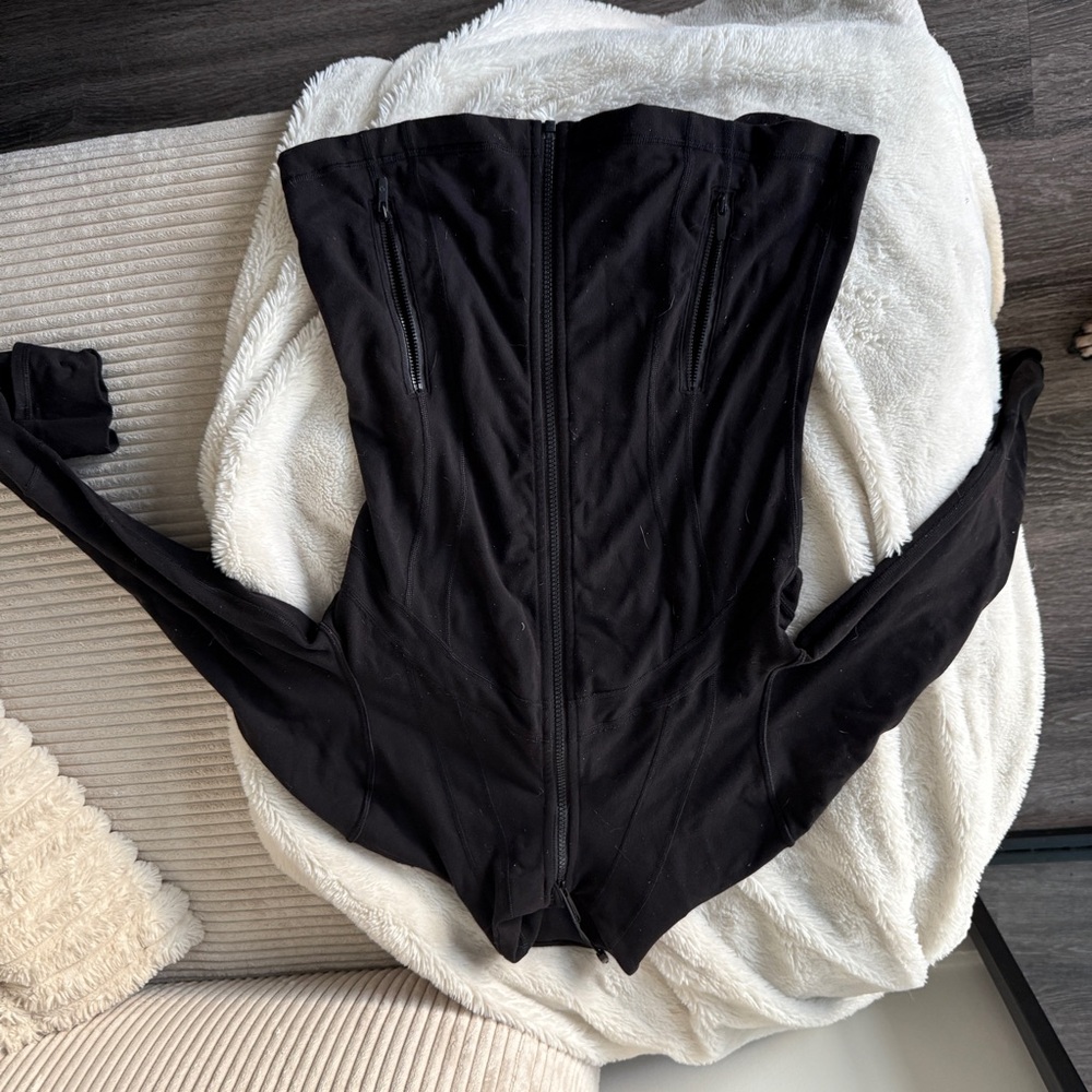 Black lululemon scuba jacket